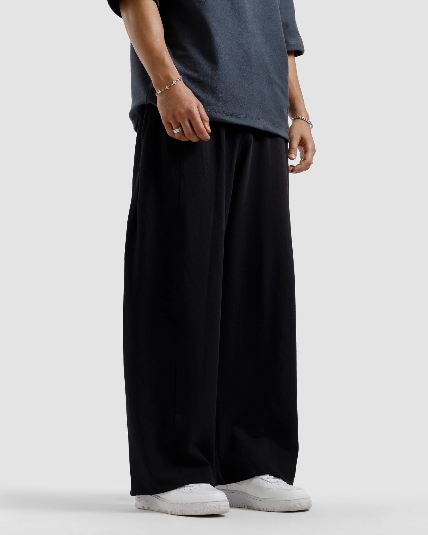 BAGGY SWEAT TROUSERS
